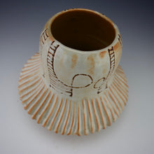 Load image into Gallery viewer, Carved Shino Skirt Vase