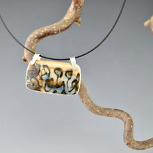 Load image into Gallery viewer, Abstract Flower Pendant