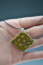 Load image into Gallery viewer, Incised Diamond Shape - Crystals Grid Pendant