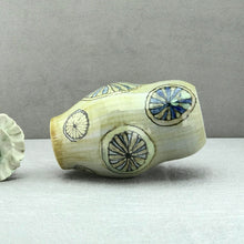 Load image into Gallery viewer, Vase